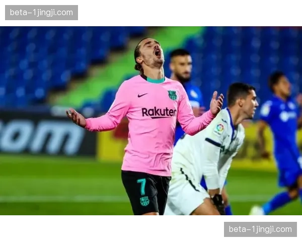 赫塔菲防守三区解围次数场均18.3次,被动防守局面较多